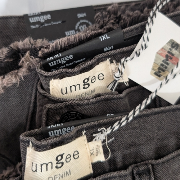 New Umgee Frayed Hem Black Denim Skirt XL 1X - Picture 5 of 5